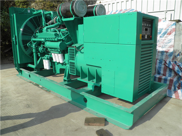 华亭出租发电机 发电机组厂家：柴油发电机组的控制屏的作用是什么？