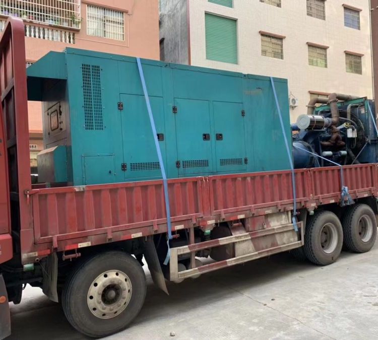 华亭如何在不同负载率下确保 400KW 柴油发电机组的正常运行？