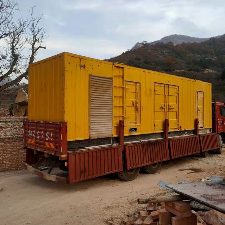 华亭200kW 发电机组在带电阻性负载时，输出功率会受到哪些因素的影响？