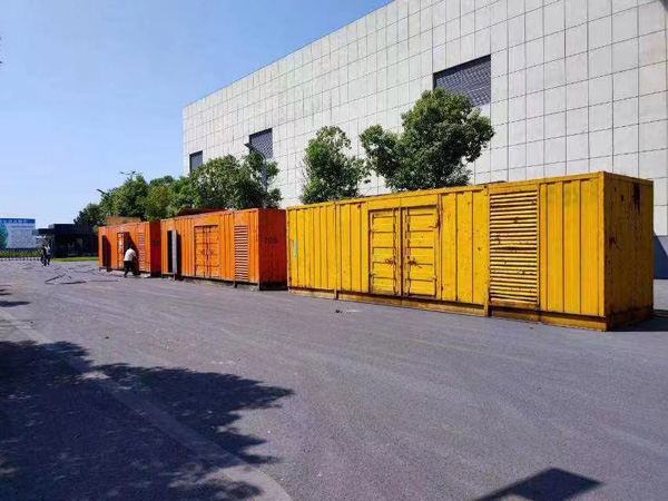 华亭环境温度变化对柴油发电机组的性能有哪些具体影响？